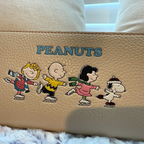 NWT COACH x Peanuts & Friends Zip Around Wallet/Wristlet - Picture 2 of 8
